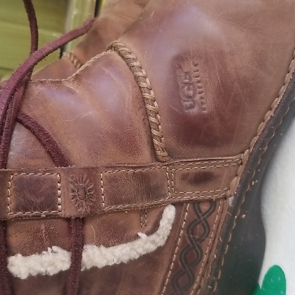 UGG'S - Picture 10 of 11